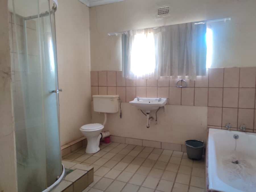 4 Bedroom Property for Sale in Zeerust North West